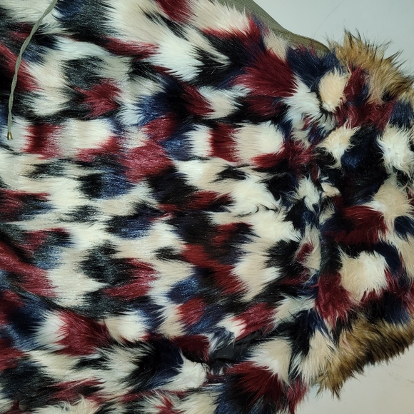 Fur 2 in 1 parka. 3x Jacket can be worn on both sides. - Picture 3 of 7